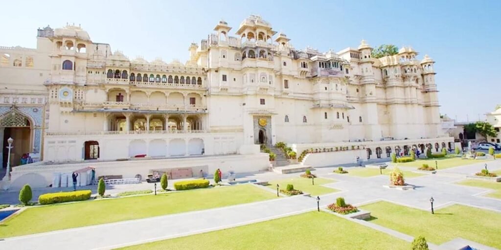 city palace | udaipur taxi