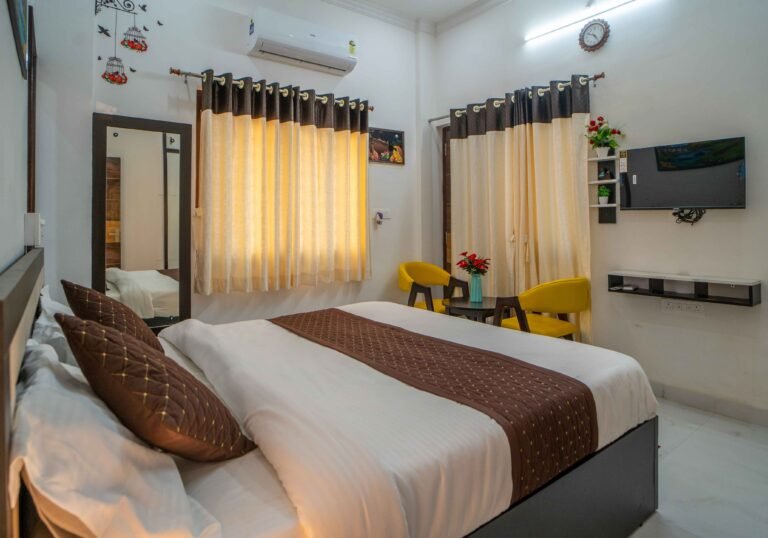 Hillside Retreat - Best villa in Udaipur with heritage courtyard and private swimming pool