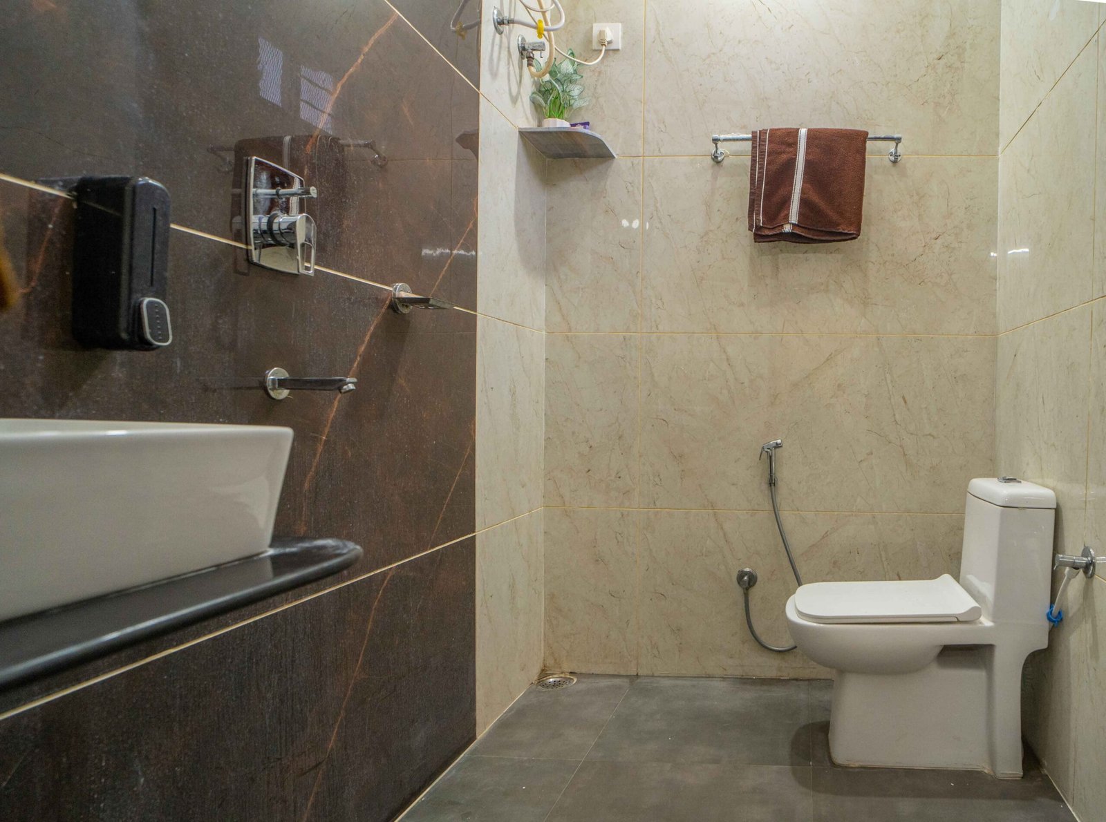 Boutique private courtyard plunge pool at Oru Villas Udaipur