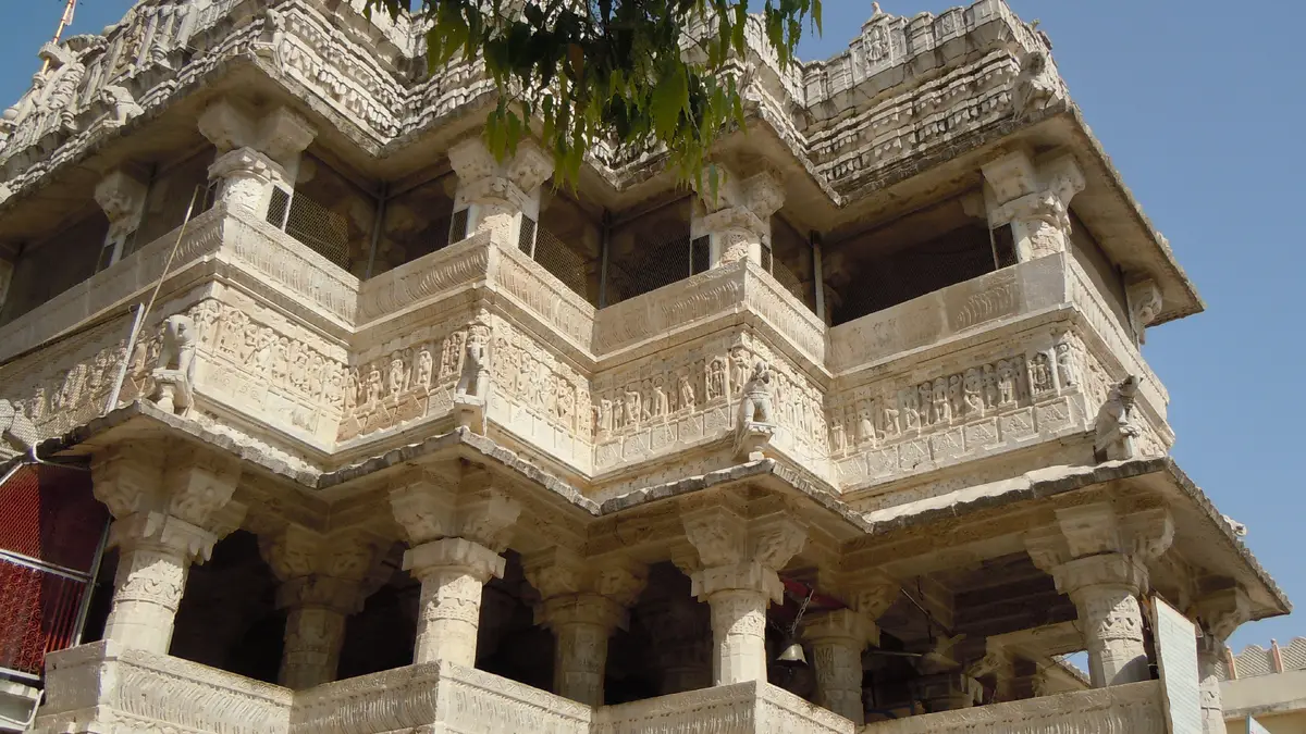 jagdish temple udaipur sculpted stone pillars and mandapa architecture