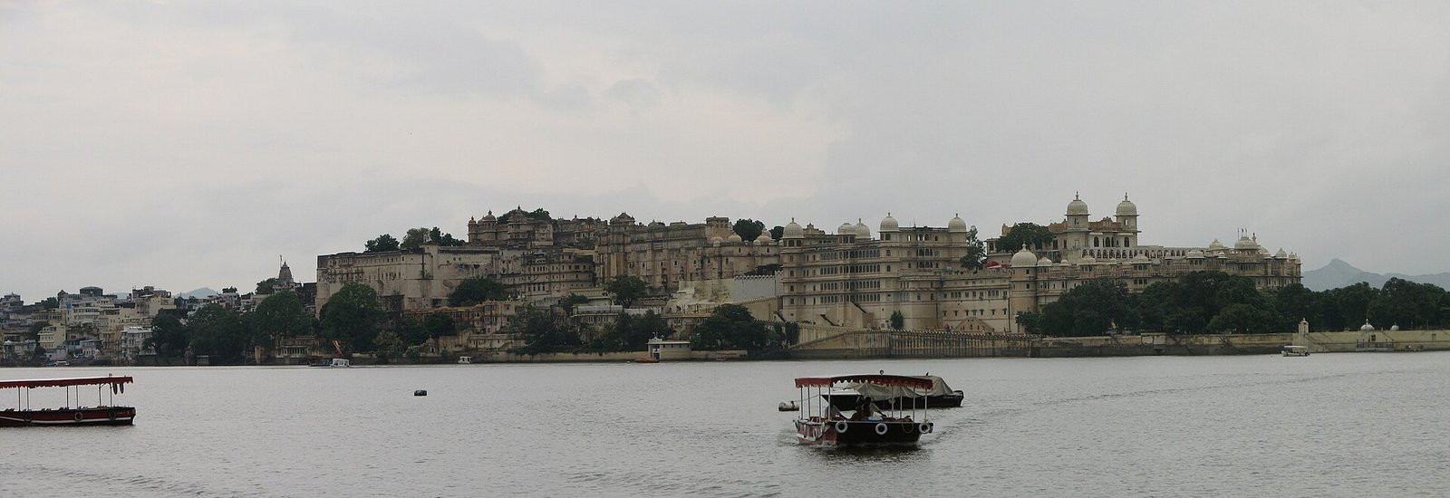 Udaipur Top News and Events Update October 8 2026: Scenic panorama of City Palace across Lake Pichola